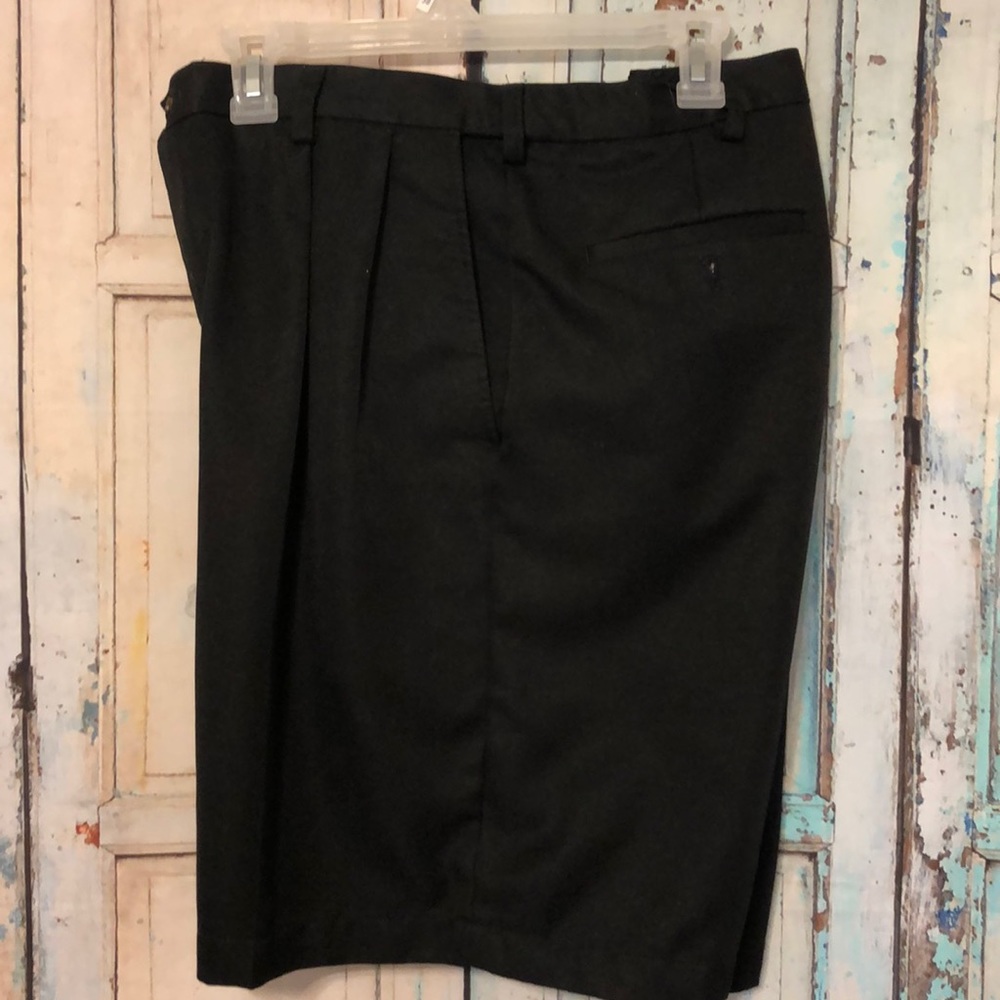 Haggar Men’s Black Shorts 38W